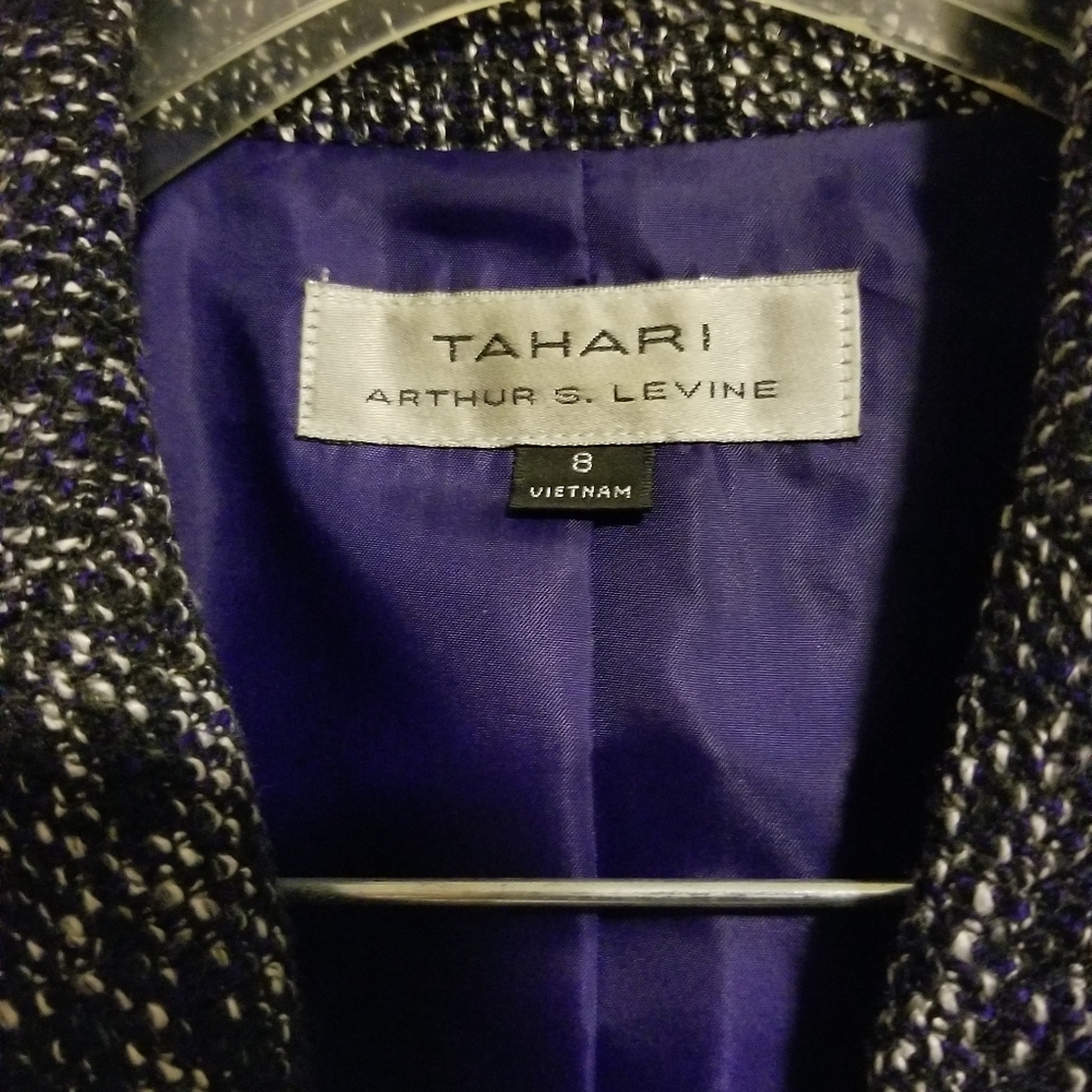 Tahari skirt suit - Picture 2 of 7